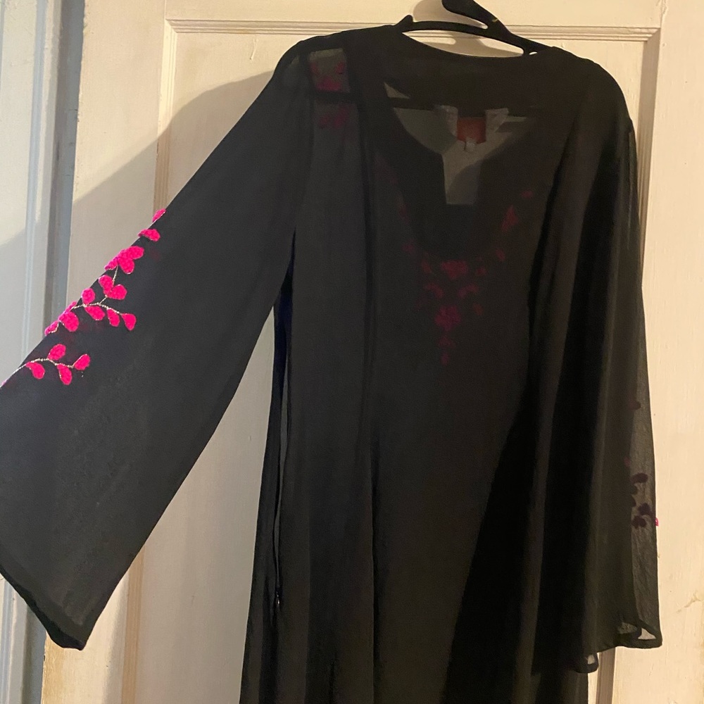 Beautiful Sheer Long Top by Roja Size Medium - Picture 5 of 5